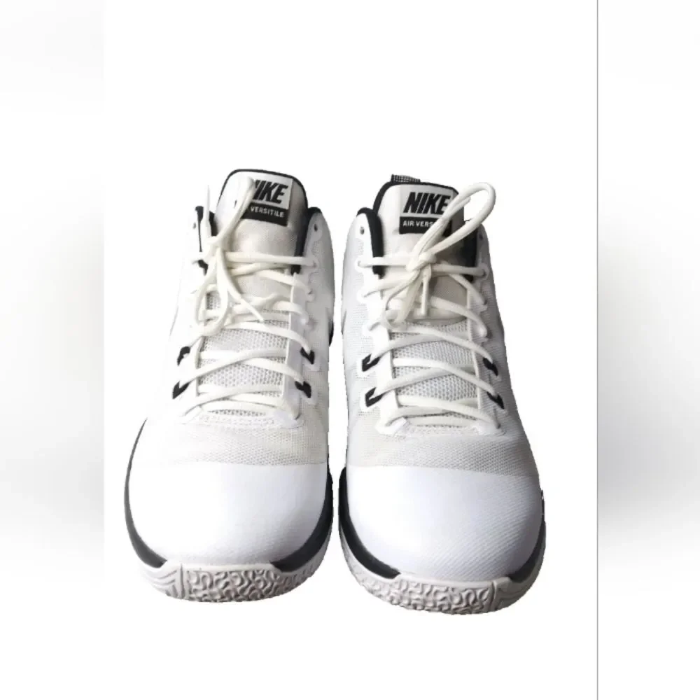 Nike Air Versitile Men's Shoes Size 12 White Silver 852431-100